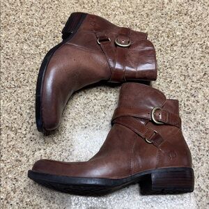 Born Women’s Brown Leather Ankle Boots